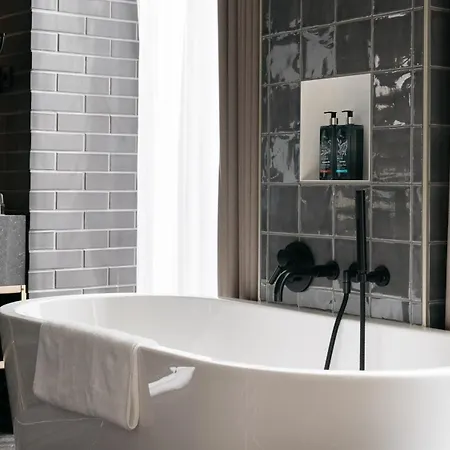 Hotel Ruby Emma By Ihg