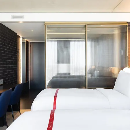 Ruby Emma By Ihg Hotel 4*