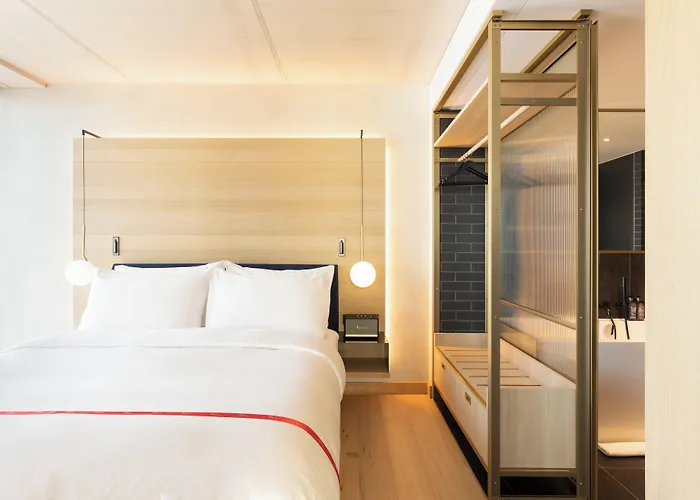 Ruby Emma Hotel Amsterdam 4*