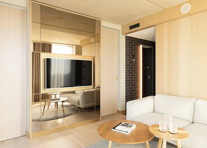 Ruby Emma Otel Amsterdam